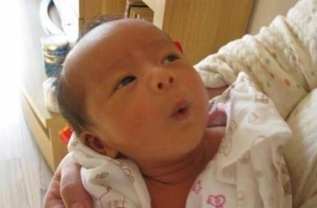 新生儿|生完孩子后,新手爸妈应该了解的3个育儿小知识,学会了轻松带娃