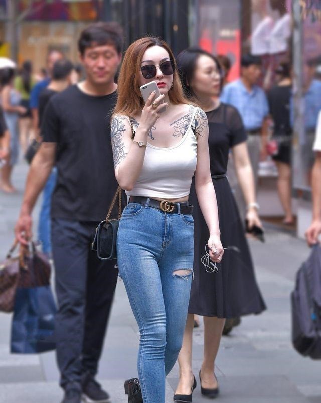 连衣裙 瑜伽裤既清新又美丽,轻盈舒适又大方,令人难忘!