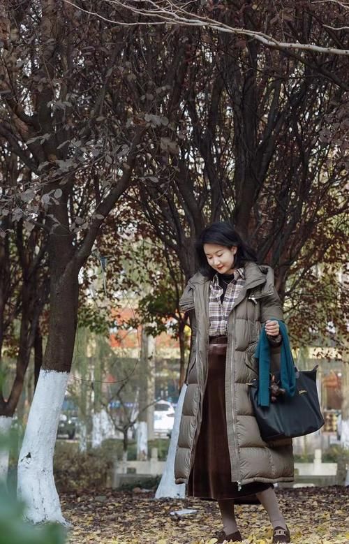 别怕穿羽绒服，这么穿衣服，你也可以时髦又保暖