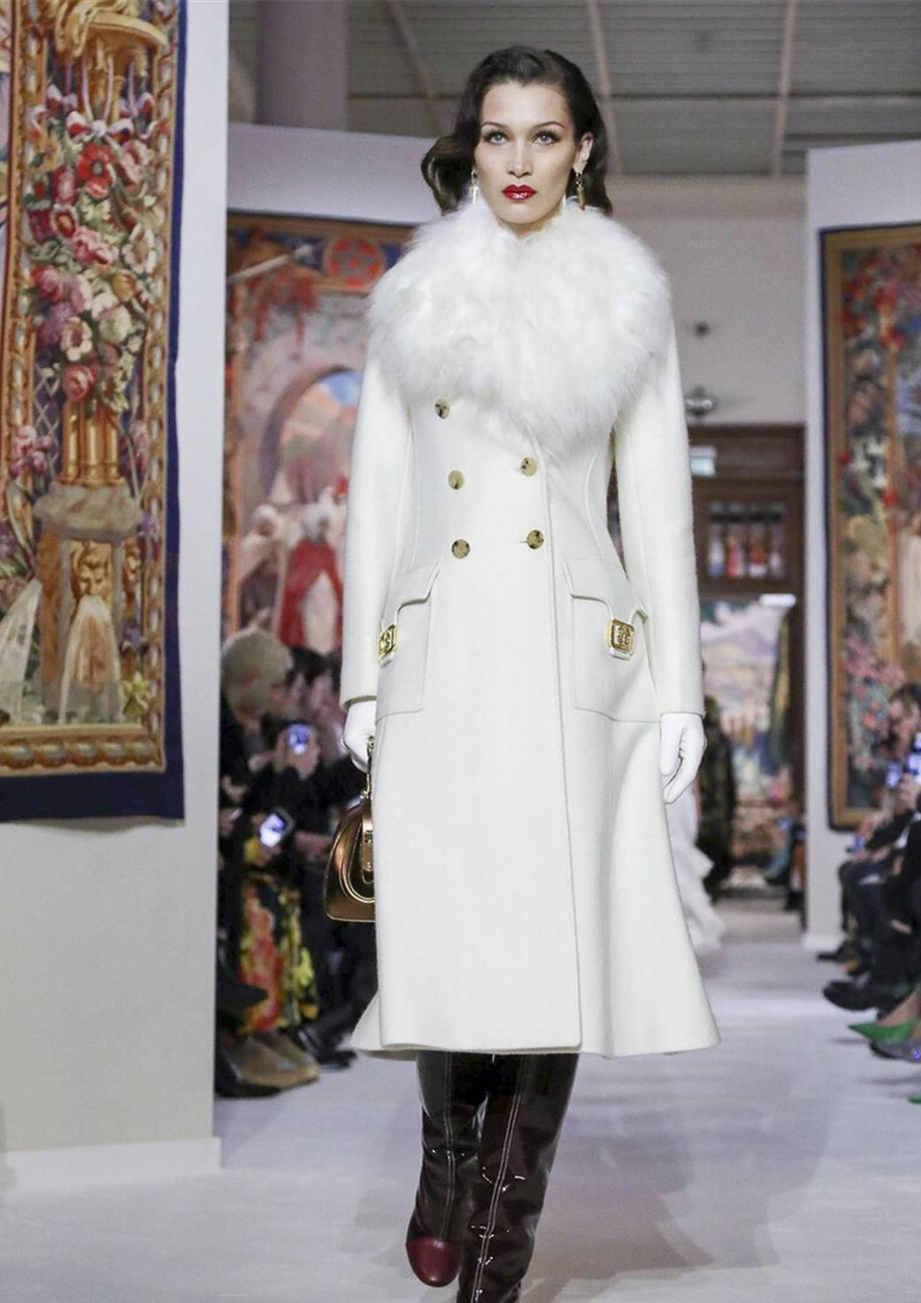 时髦|冬天必备的毛领大衣,4个挑选法则,让你穿出时髦高级感