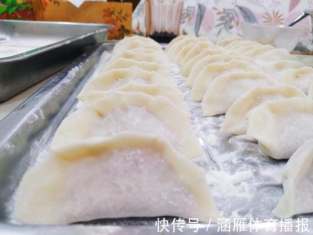 技巧|饺子好吃有诀窍，60岁饺子馆老板教你调馅技巧，饺子不好吃才怪