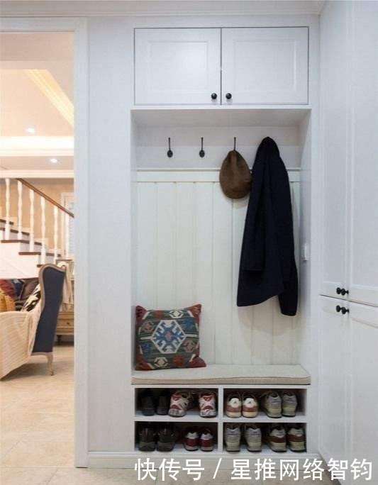 实用|原来的玄关设计已经过时了,现在人们都这么装,玄关+鞋凳,实用