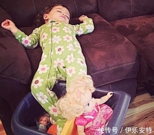 美国|美国萌娃超强睡姿真的是萌死人 这样的萌娃来一打把