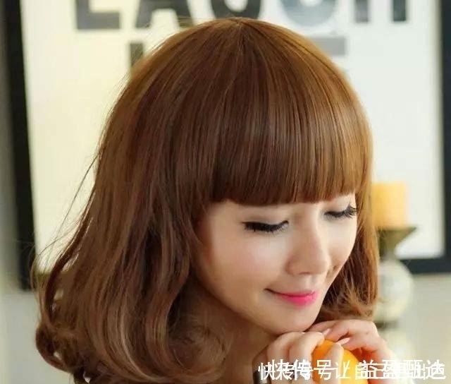 泡面卷|发量少?别总扎马尾!发型师透露“3种卷发”,显头发多又精神!