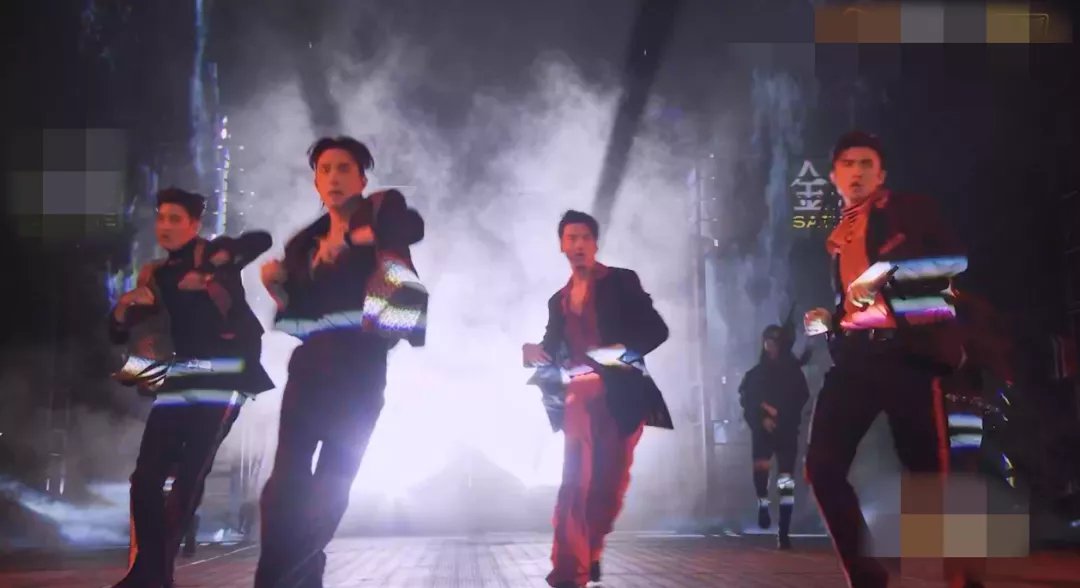 《披荆斩棘》总决赛油腻劝退，哥哥嫂子都灾难，求别搞下一季了