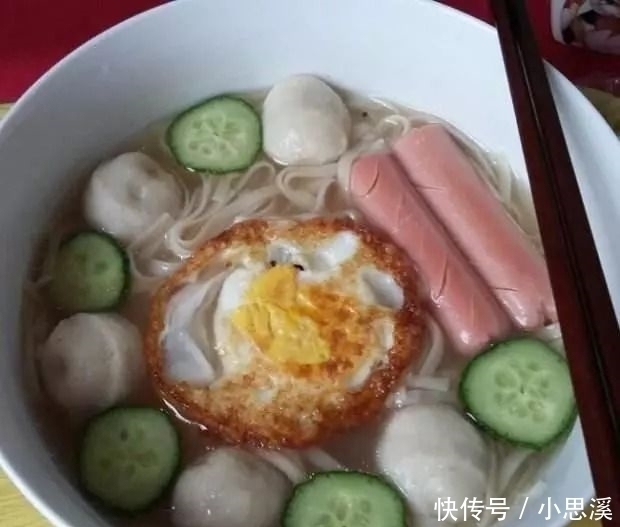 女儿放假非要住姥姥家,说姥姥做的饭菜好吃,发来照片一看,懵了
