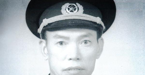 牛皮|麦克阿瑟口出狂言,要在感恩节饮马鸭绿江边,结果牛皮吹破了