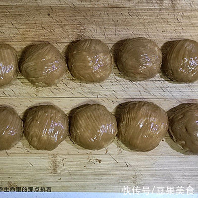 秘?正宗的老北京麻酱烧饼