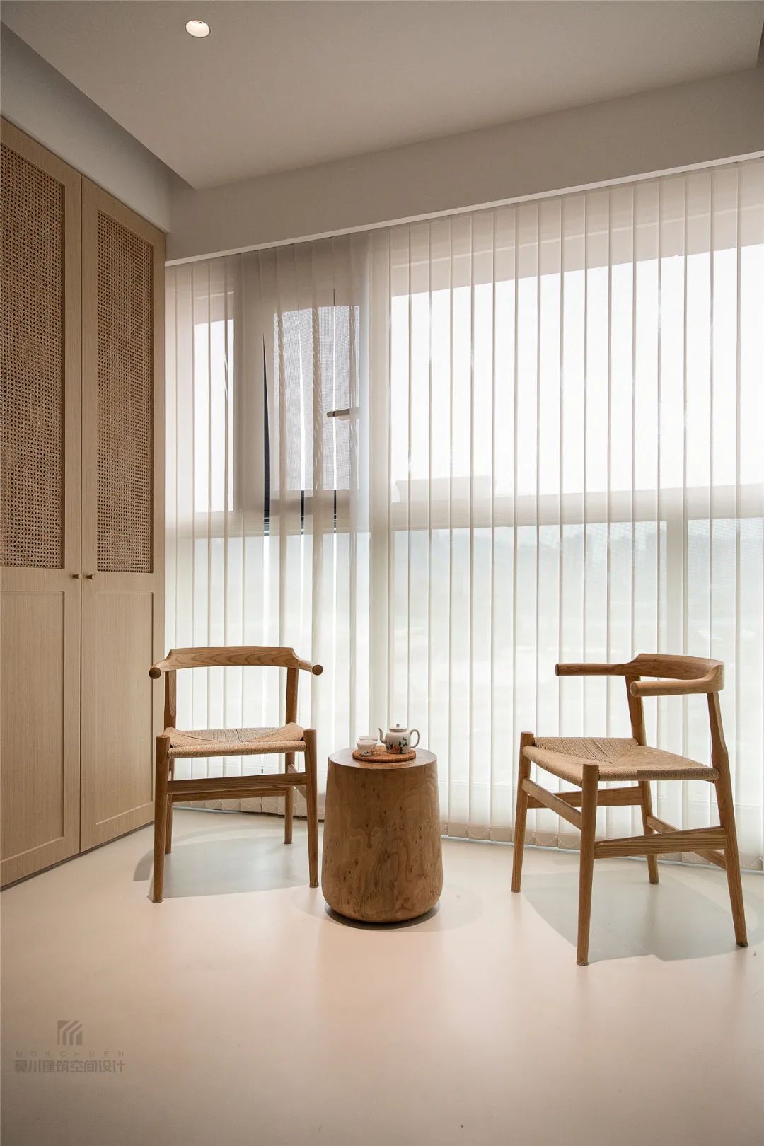 布置|90㎡现代侘寂风，极简的空间，优雅的线条，舒适的软装