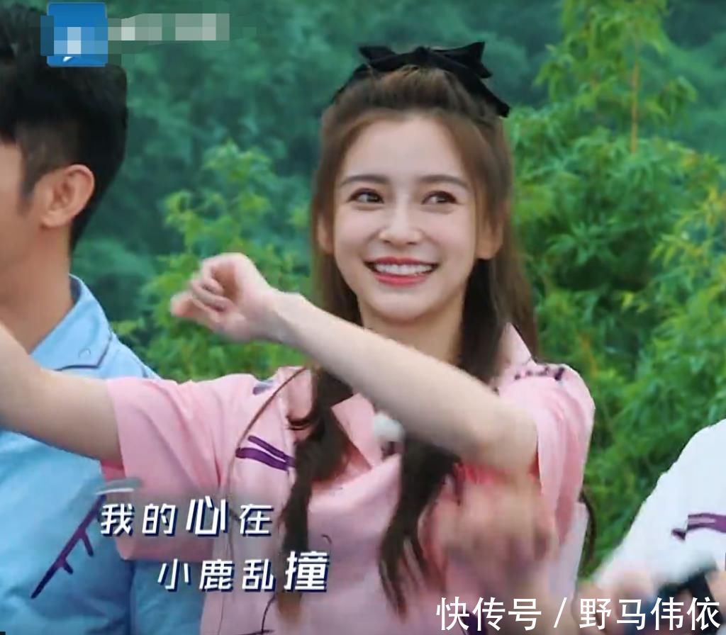 玫瑰花|蔡徐坤略过baby，把玫瑰花给沙溢以为没事，谁知baby手部举动真实了