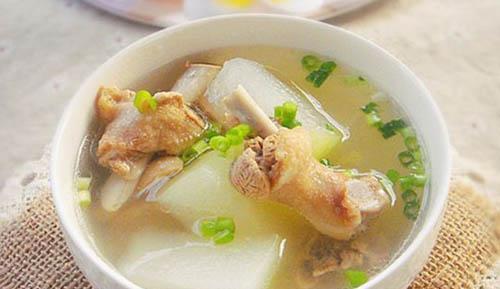 秋天干燥，要给家人多喝这3种汤，清甜滋补，孩子都很喜欢喝