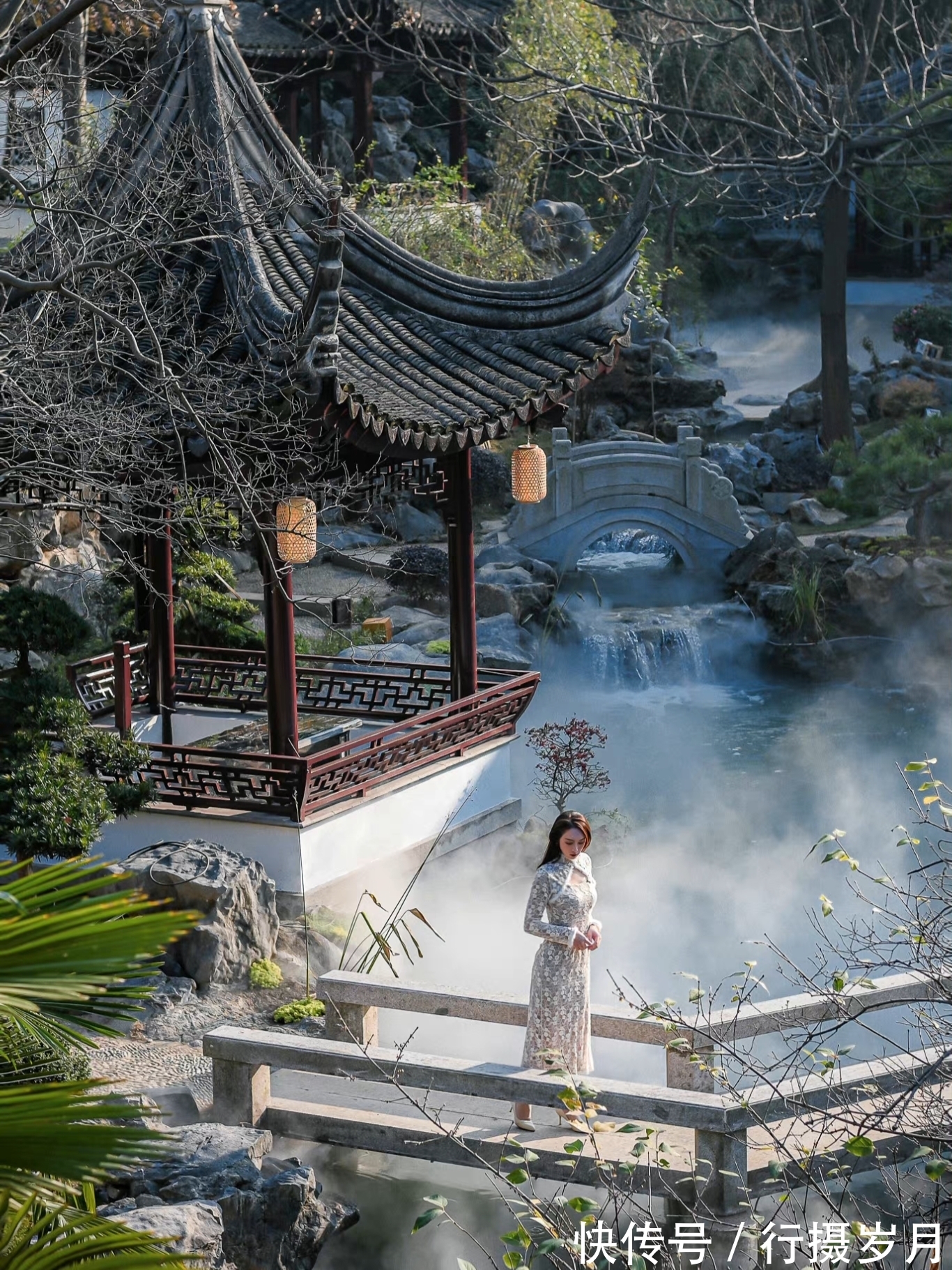 千里万里&千般的痴,仅存一幅背影。万般的执,徒留一声叹息