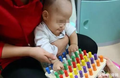 二胎|高龄产妇生下脑瘫二胎，丈夫想离婚，16岁大女儿一句话让宝妈泪目