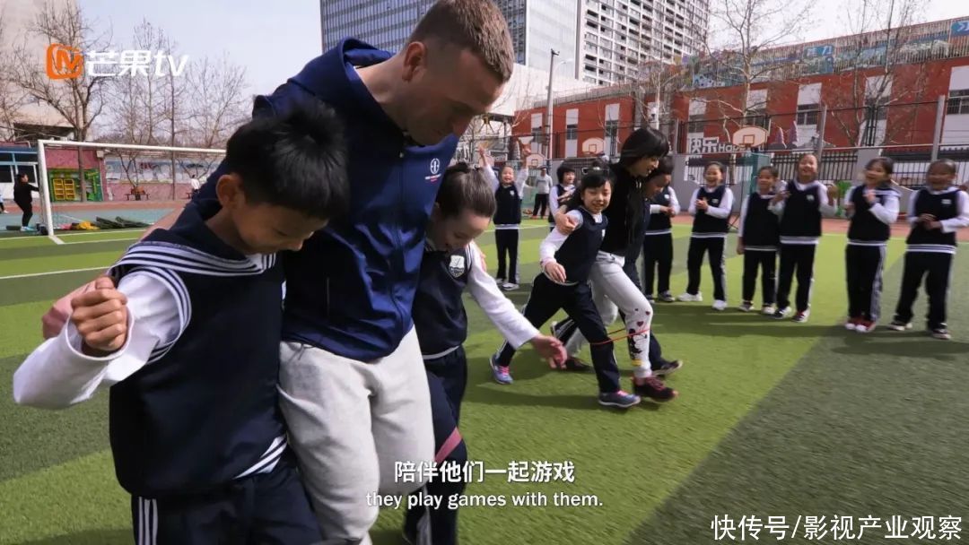 奋斗者|《闪耀的平凡：青春接力》外籍友人“走进来”中国故事“走出去”