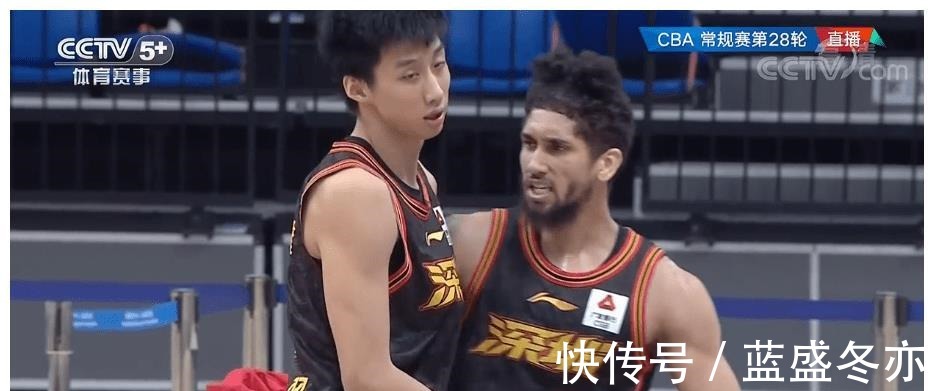 全华班|危难时刻连续命中三分,带领全华班反超,央视他接过布克的枪!