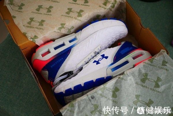 跑鞋 始于颜值,忠于品质:穿安德玛CLONE跑步七次后的心得