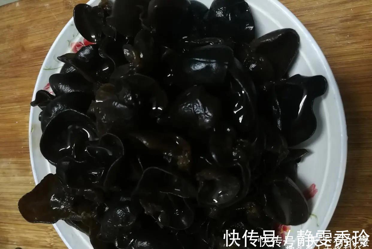 减肥|店主教你：素3鲜馅饺子，1把木耳3个鸡蛋，营养又减肥，真好吃