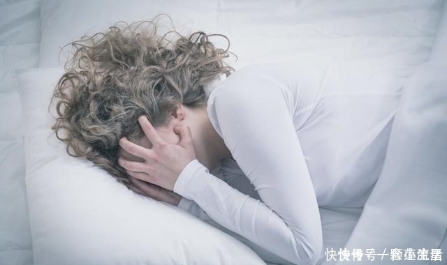 黑色素|长了白头发别着急,用上3种方法,可能自然变黑