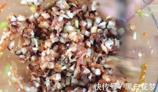 香菇|这个诀窍告诉你,蒸出来的包子又软又好吃,小孩子吃的好开心