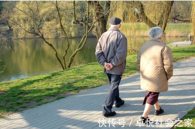 萃枫苷|老人 “日行万步”不可取？每天走多少步好？这个范围内会更健康