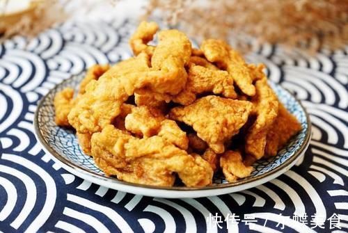 炸酥肉时,只用淀粉和鸡蛋是错的,记住1个小妙招,酥肉香酥不腻