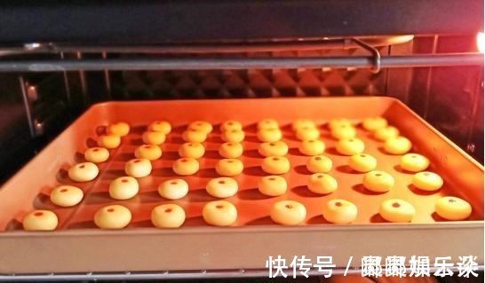 玉米淀粉|自制草莓香酥小饼干，新手也可以尝试，一点也不难，比买的好吃！