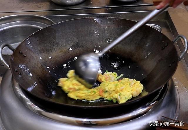 虾仁|虾仁炒蛋到底先炒鸡蛋还是虾仁，很多人都做错了，厨师长教你做法