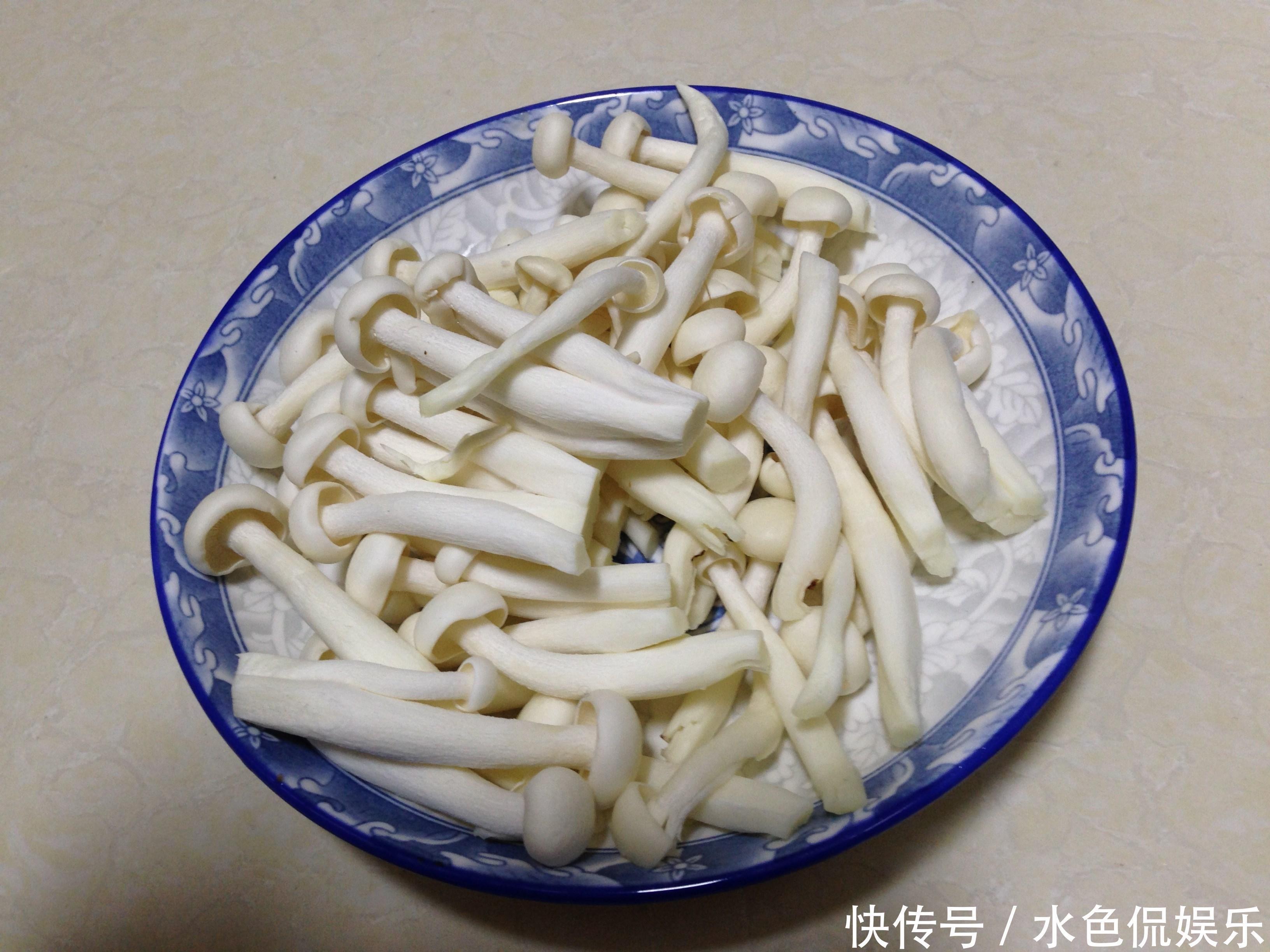 此菇是食用菌的“金枝玉叶”，经常吃一点，止咳化痰、减脂排毒