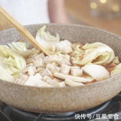 鲜味无敌的芋头白菜卤，大人小孩都爱吃