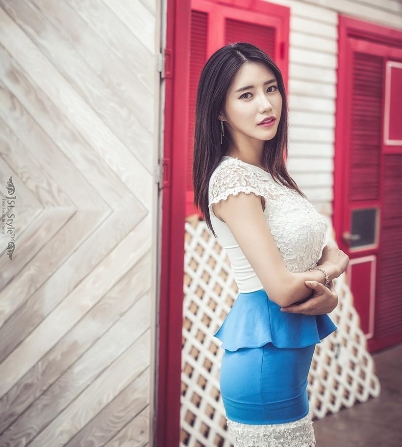 美女写真:小姐姐们凹凸有致的好身材,白皙的肌肤,十分甜美可爱