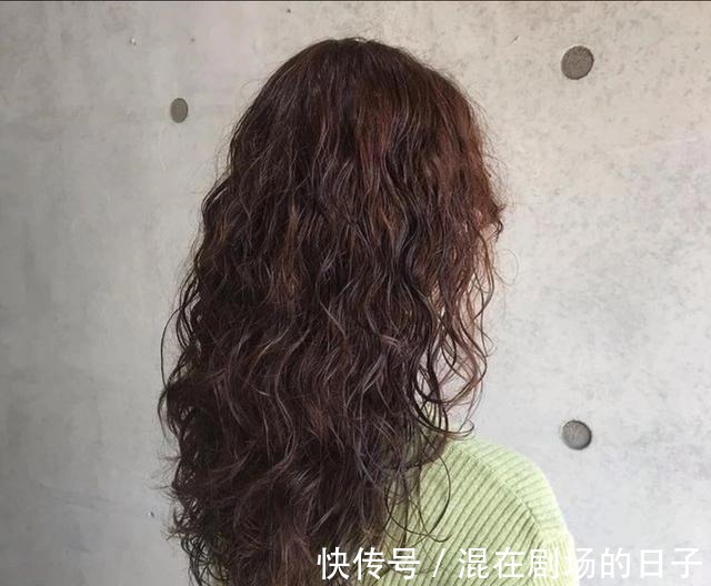 发型 2021换发型怕老气,来看看这15款,时尚瘦脸真洋气!