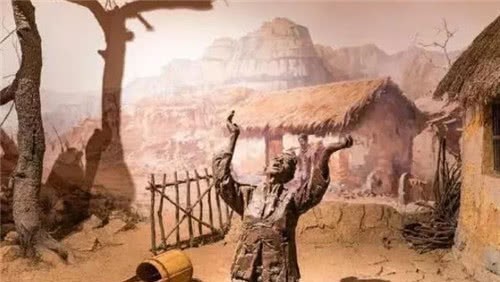 古代饥荒时,为何那些流民宁愿啃树皮也不愿下河捞鱼?答案很简单