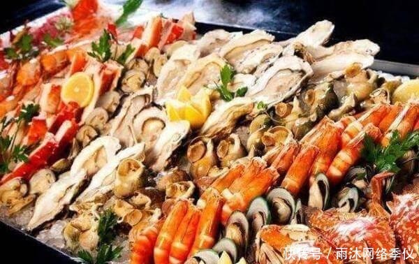 自助餐|男子吃自助餐获“天价”罚款,却淡定付钱离开,老板钱还你