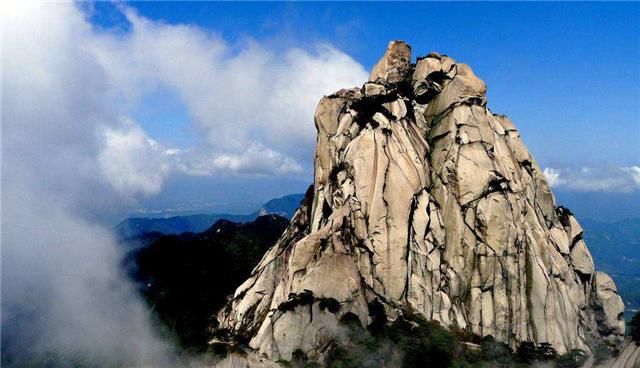五岳|中国的五岳之首武当山：金庸笔下的武功圣地，无数道士在此修行