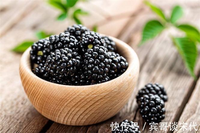 桑树果|聪明的人爱吃三种食物,排出毒素、延缓衰老,爱吃就赚了!