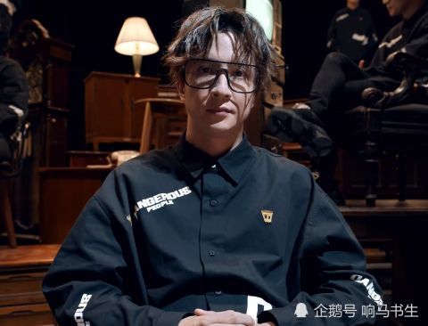 燈光|十個(gè)薛之謙，抒發(fā)15年的感慨：當(dāng)燈光打在身上，哪有理由不去聲嘶力竭