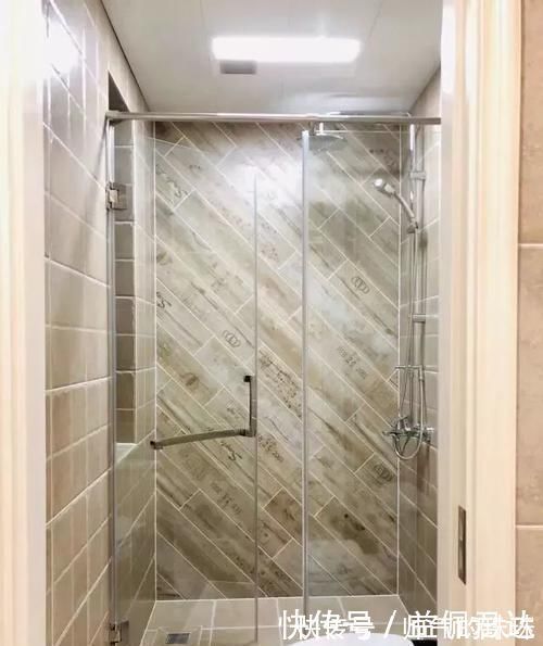 瓷砖|老公坚持在过道打柜子,完工后我懵了,电视墙十分抢眼,谁见过!