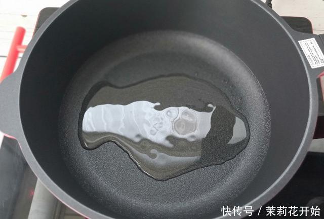 年夜饭别着忙,这个菜提前做好,到时候切一下,就是一道“硬菜”