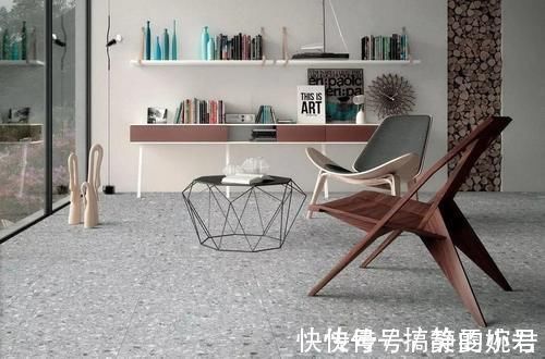 水泥|水磨石、自流平与瓷砖哪个好？别急着选，还是先听听内行人怎么说吧