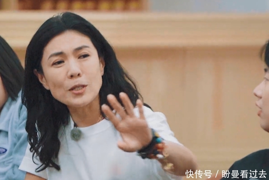 许晴|堪比《花少2》团综:首期就有小群体,宋丹丹强势苏芒成许晴2.0