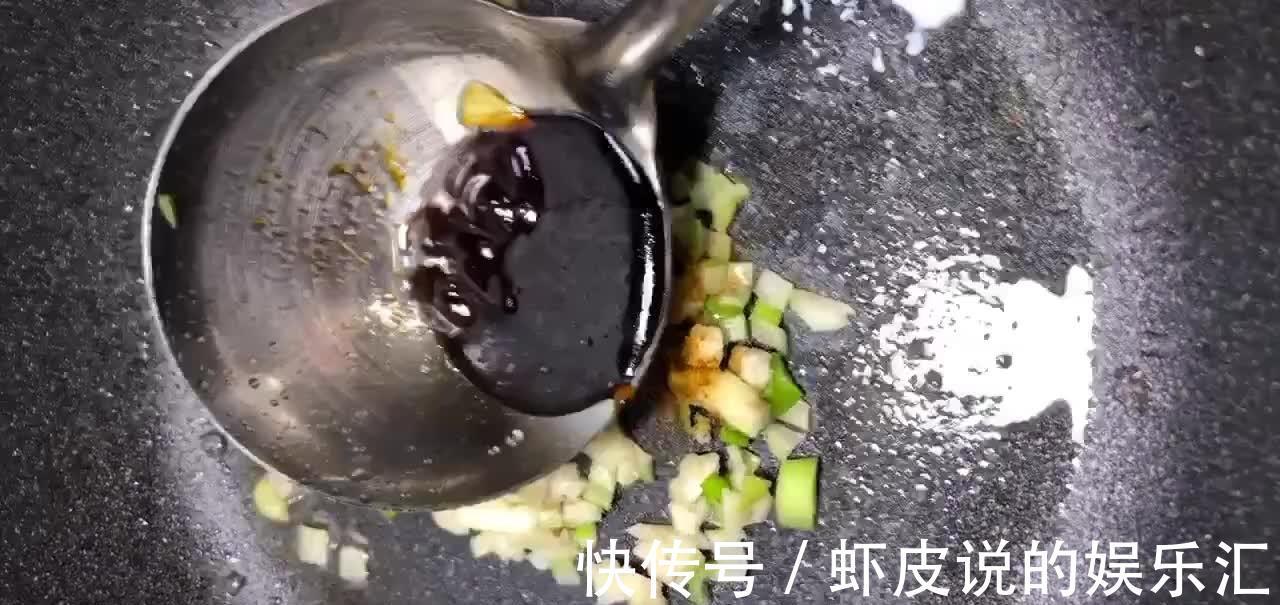 传统溜肉段的做法，外酥里嫩咸香适口，老幼妇孺皆被“通杀”