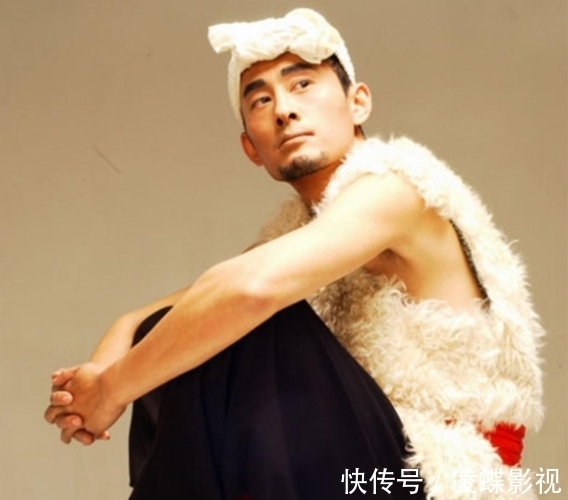 凤凰传奇|从星光大道冠军到“人人喊打”，52岁的阿宝再惹争议，他做了啥？