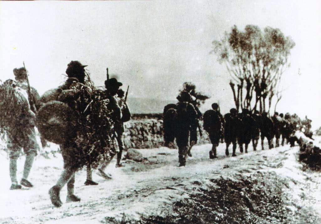 八路军第|抗日战争时期,120师曾同时存在两个358旅,旅长分别是谁?