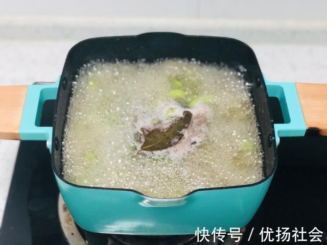 大厨|煮毛豆，有人加酒，有人加醋，都是多此一举，大厨教你正确做法