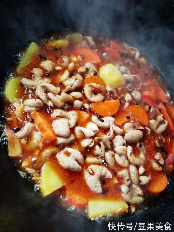 大厨教我的红烧肥肠的做法，果然好吃到没朋友