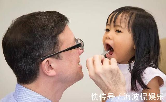 蔡女士|4岁娃误将502胶水喝进嘴,宝妈2个果断,挽救了孩子的嘴巴