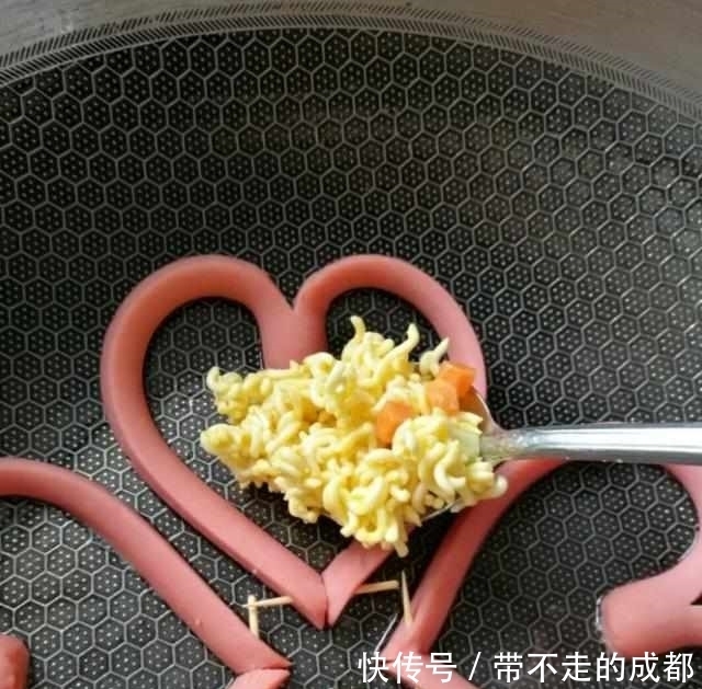 一口气|婆婆给女儿做的创意早餐,女儿一口气吃了6个,我直接看傻眼了