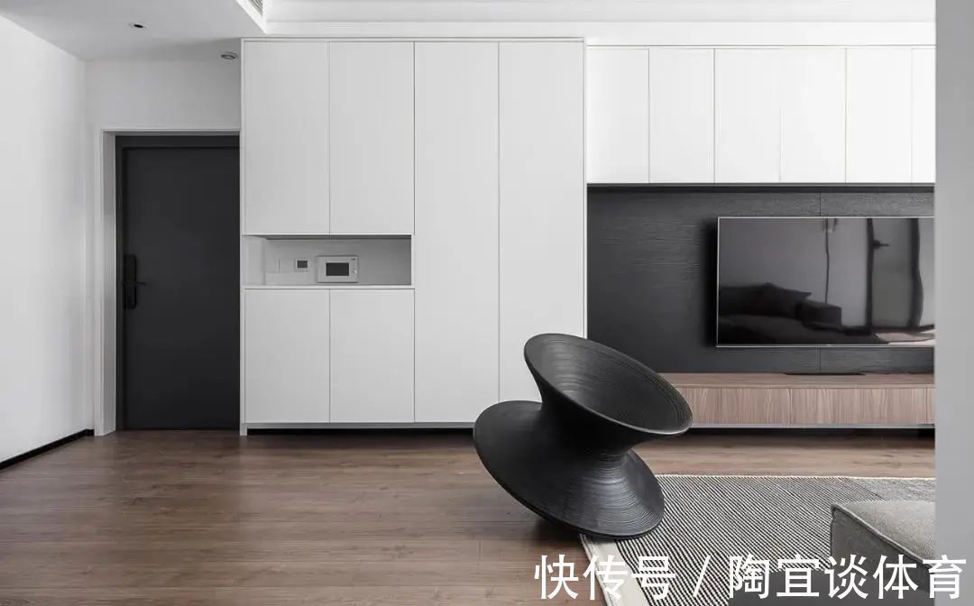 玄关|开门见厅的户型,这样装照样可以有玄关柜,比成品鞋柜更实用美观