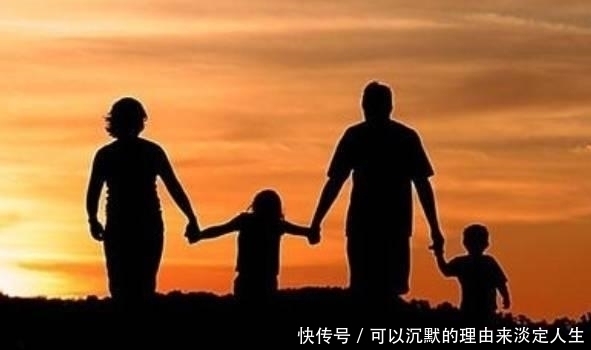 举报|爸爸帮孩子补作业,遭老婆拍视频举报,这样的家庭教育不可取!