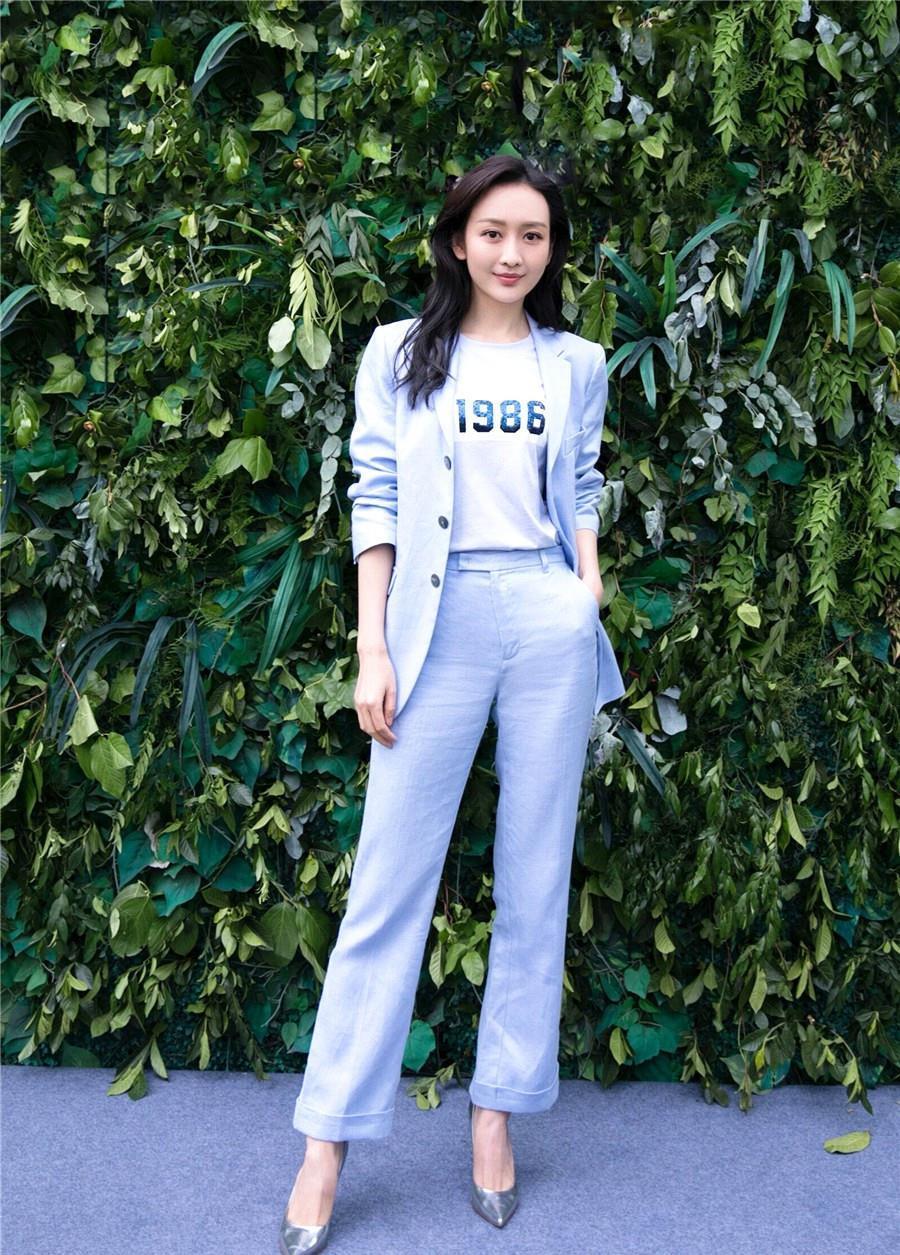 原则|女人过了四十，穿衣牢记“三要三不要”原则，你也能穿出时尚感
